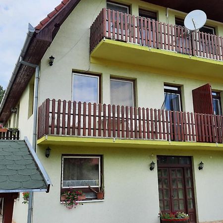 Apartmanhaz Balatonfenyves Apartment Екстериор снимка